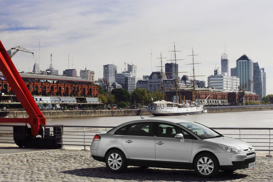  Citroen C4 Sedan 2008 года  (фото 36 из 75)